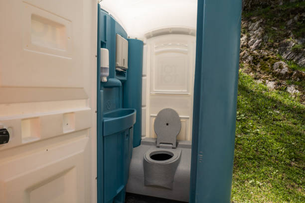 Best Portable bathroom rental  in Coyne Center, IL